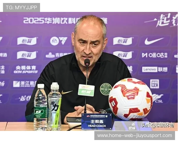 主帅因病临时缺席发布会,球队状态更添悬念 主帅因病临时缺席发布会,球队状态更添悬念
