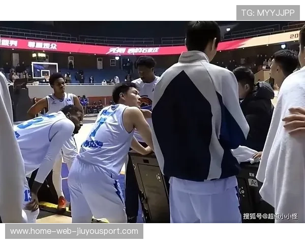 篮球裁判误判在中国联赛舆论危机中的应对策略,篮球裁判判错了怎么办 篮球裁判误判在中国联赛舆论危机中的应对策略,篮球裁判判错了怎么办